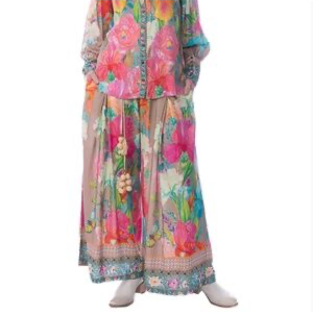 Floral wide leg pants. and Blouse Set